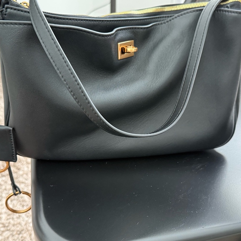 Elegant Black Leather Handbag